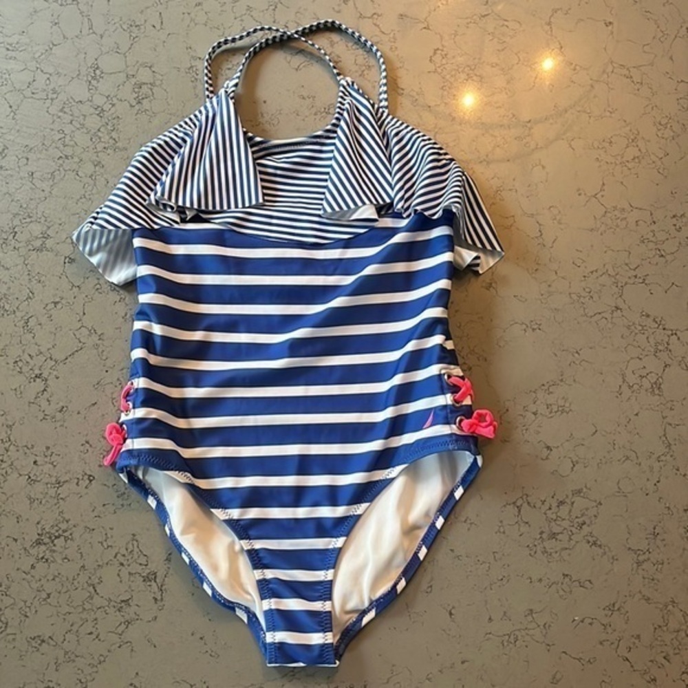 Nautica bathing suit‎